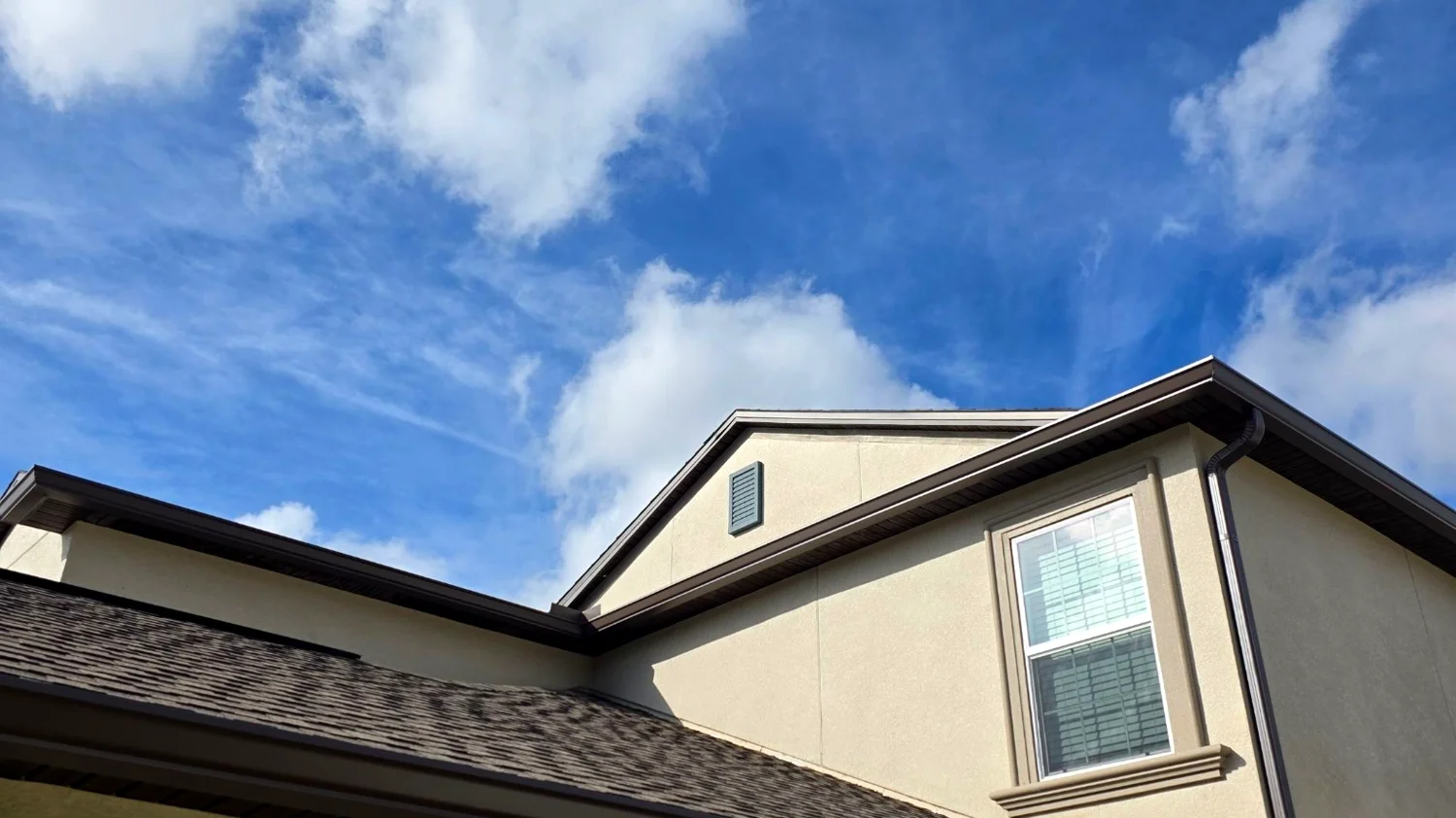 Aluminum gutter system on a South Florida roofline